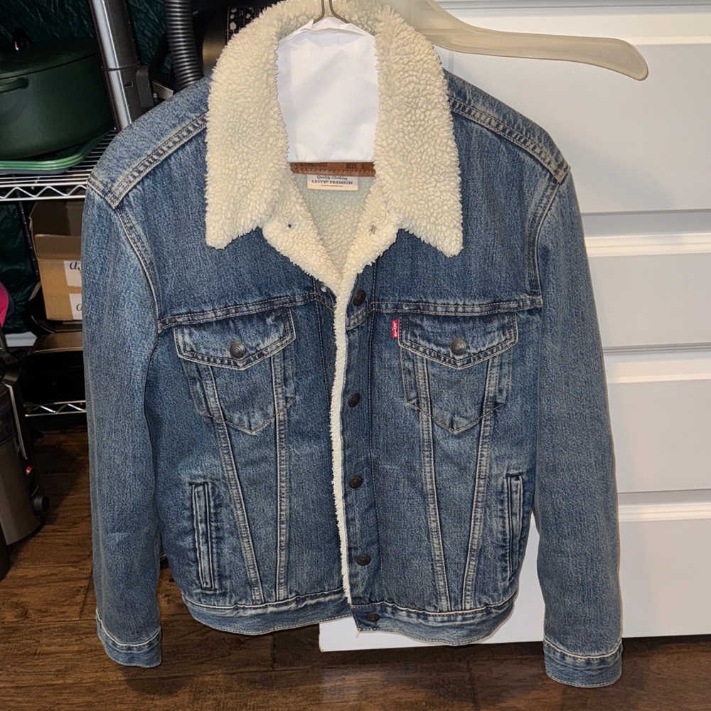 Levi's Blue Denim Jacket with Cream Sherpa lining